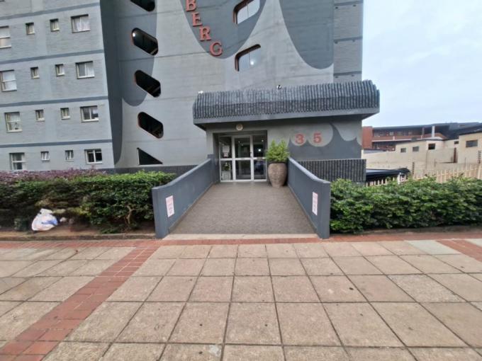 Apartment for Sale For Sale in Amanzimtoti  - MR723707