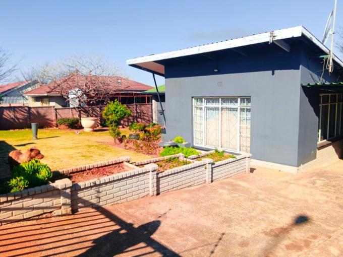 3 Bedroom House for Sale For Sale in Primrose - MR723710