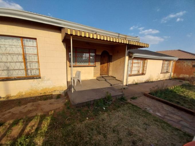 2 Bedroom House for Sale For Sale in Soweto - MR723720