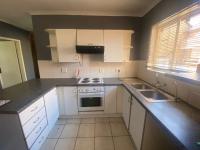  of property in Die Hoewes