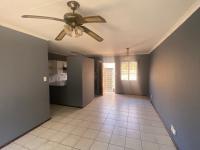  of property in Die Hoewes