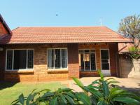  of property in Die Hoewes