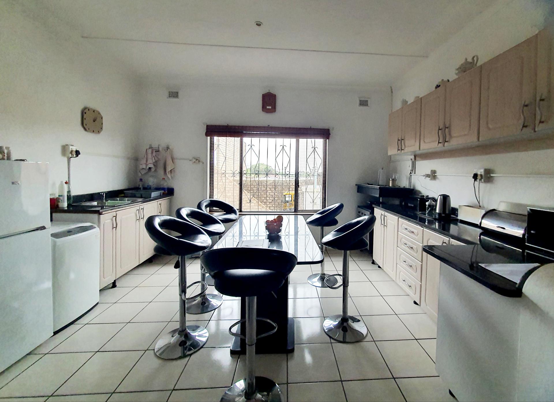  of property in Montclair (Dbn)