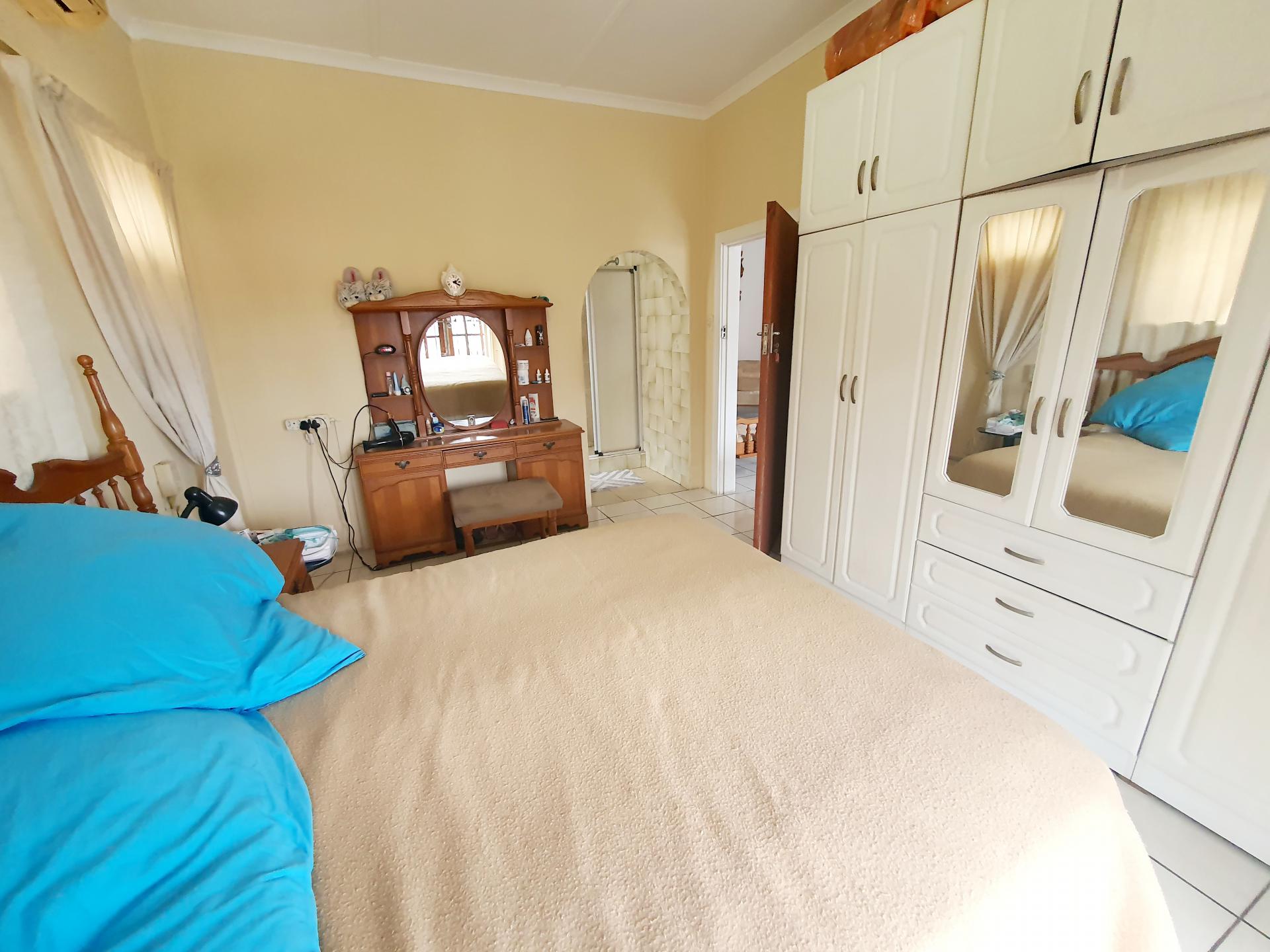  of property in Montclair (Dbn)