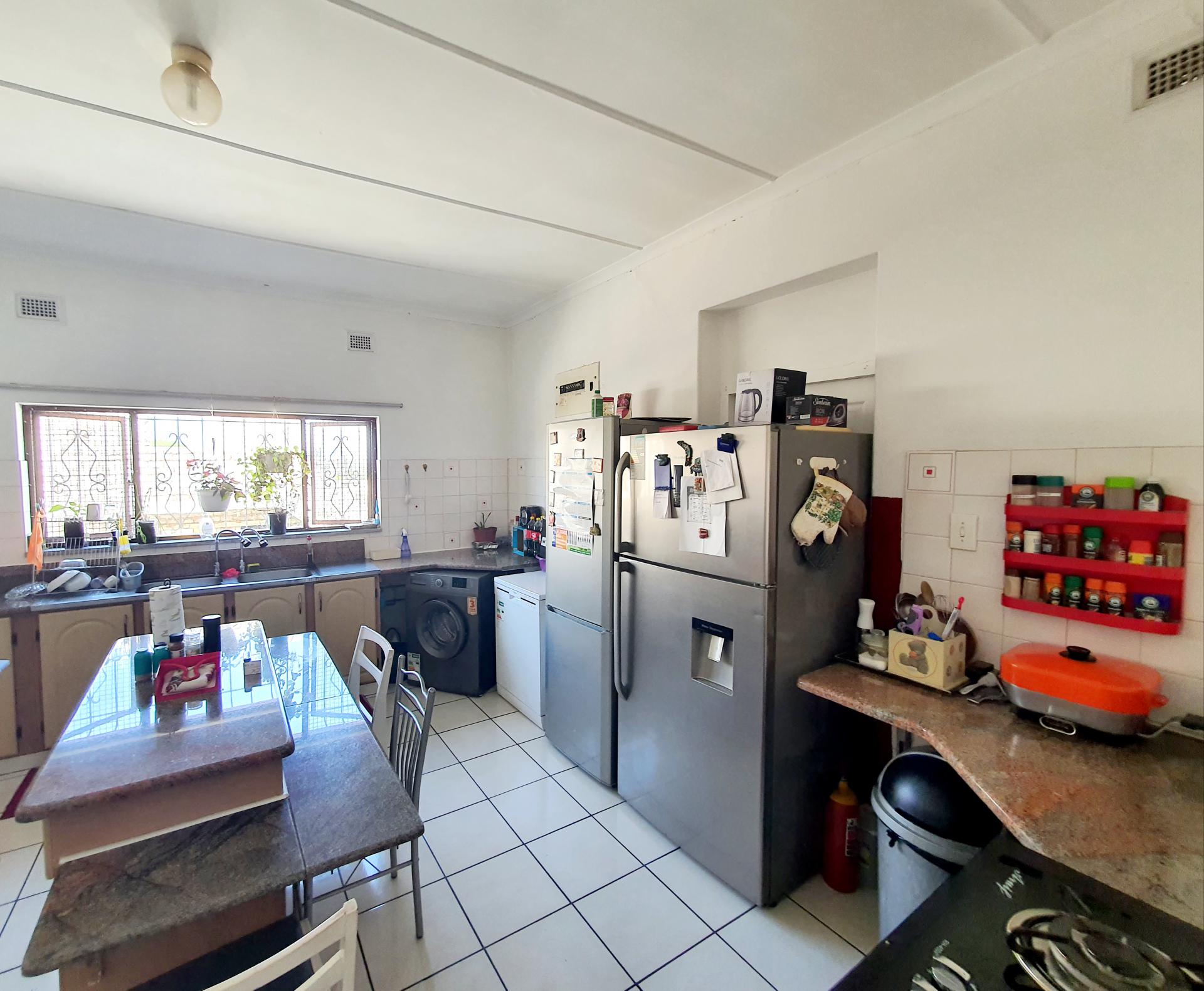  of property in Montclair (Dbn)