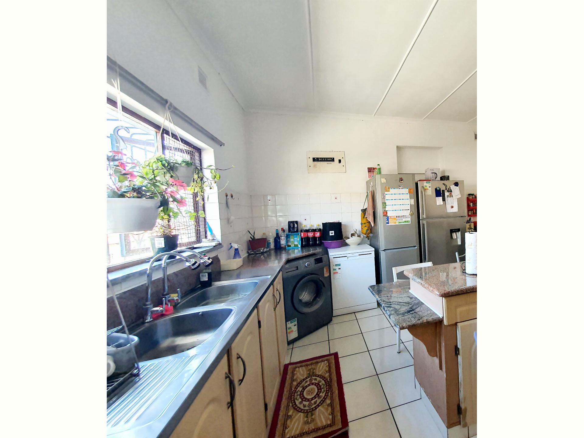  of property in Montclair (Dbn)
