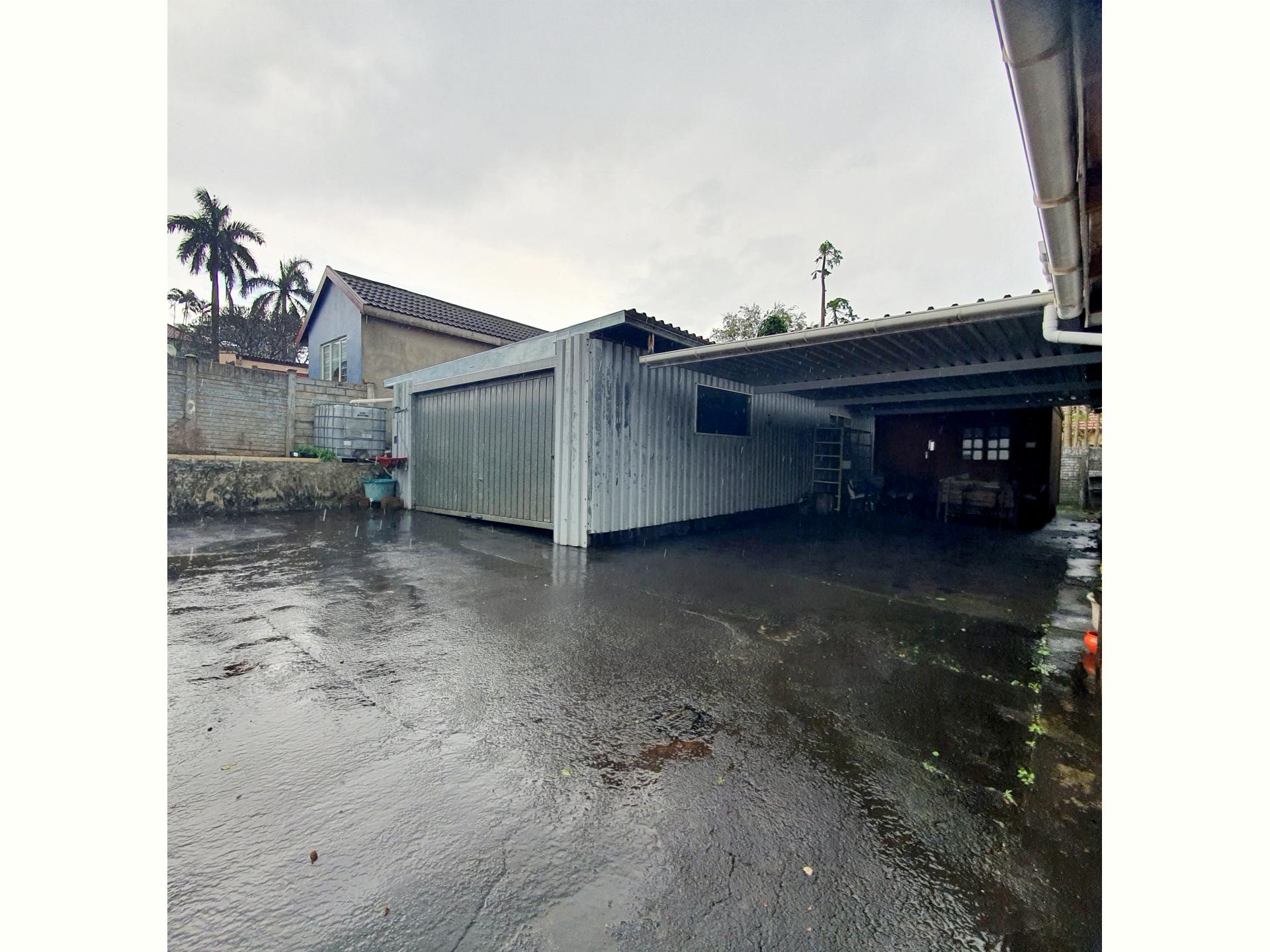  of property in Montclair (Dbn)