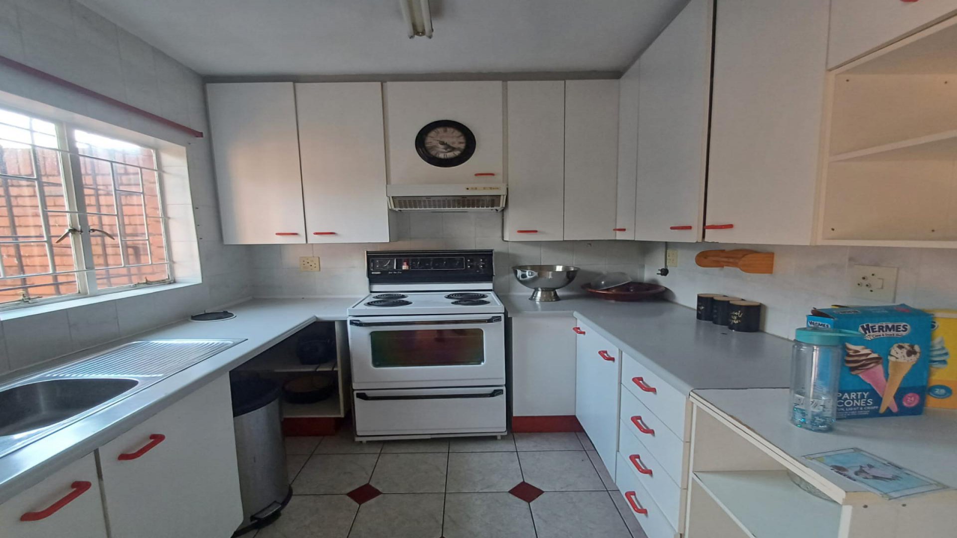 Kitchen of property in Florida Lake