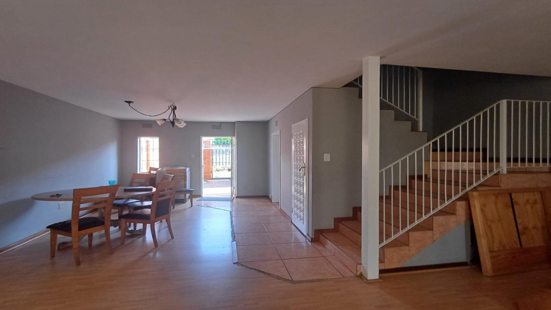 Spaces of property in Florida Lake