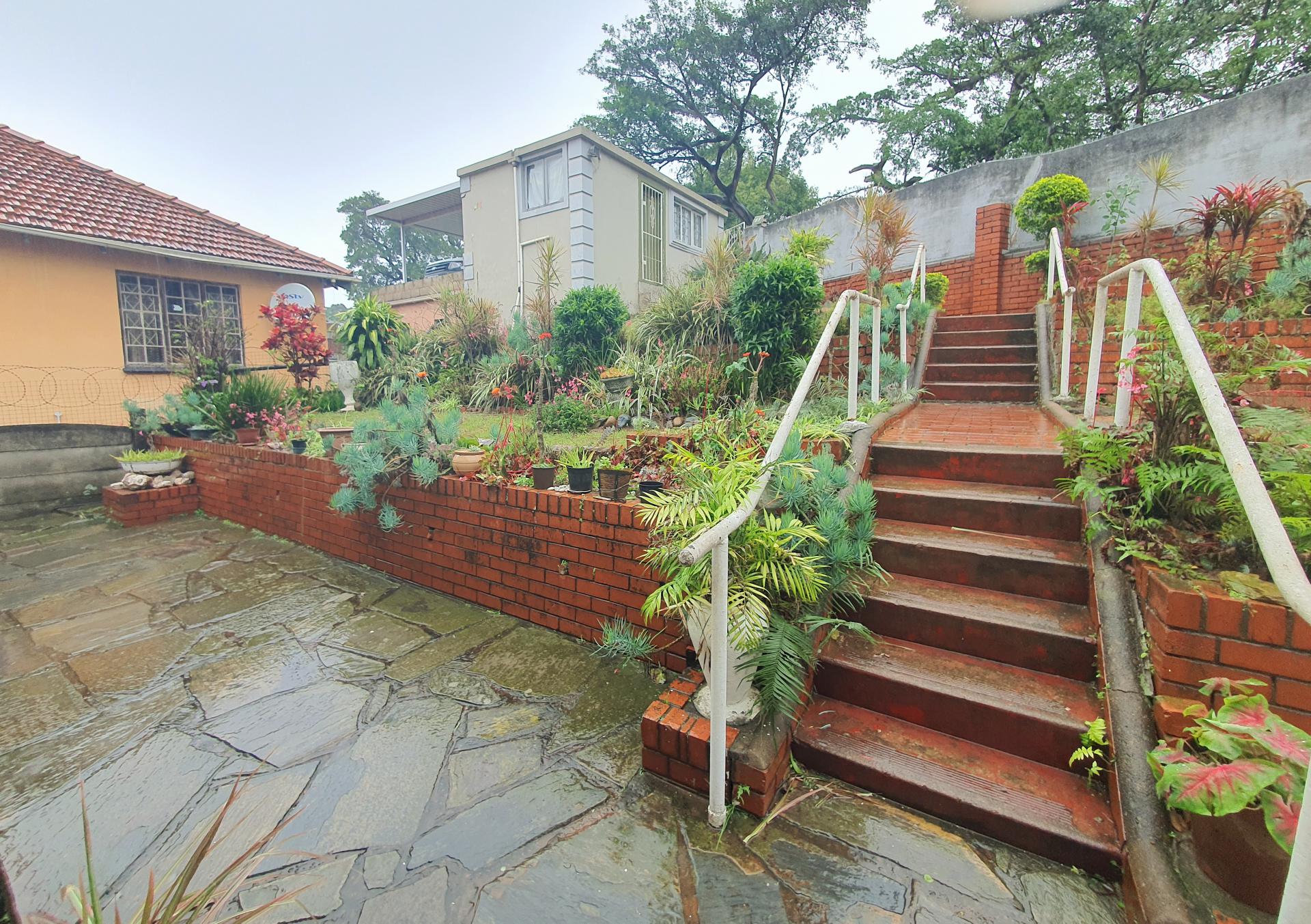  of property in Montclair (Dbn)