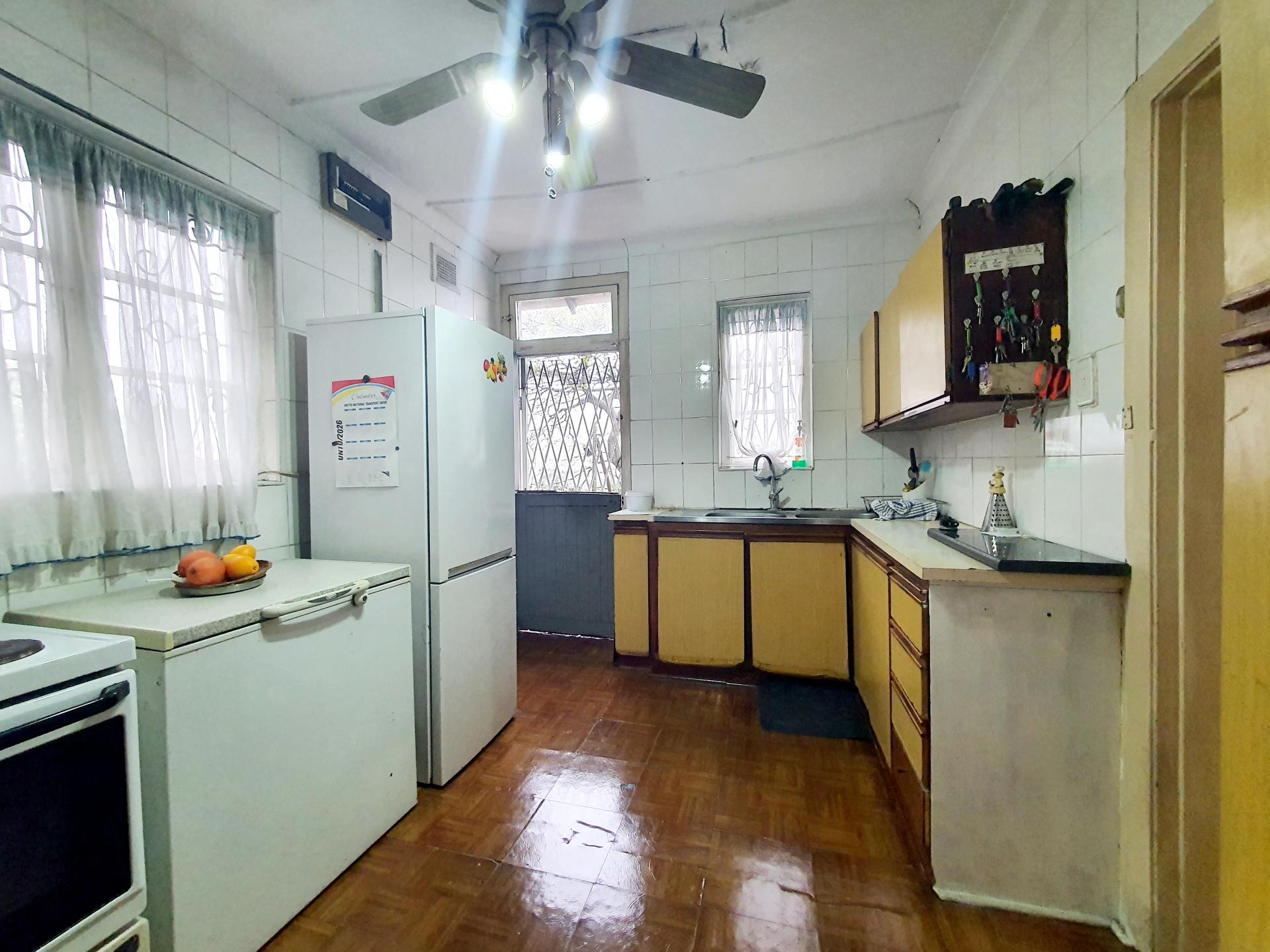  of property in Montclair (Dbn)