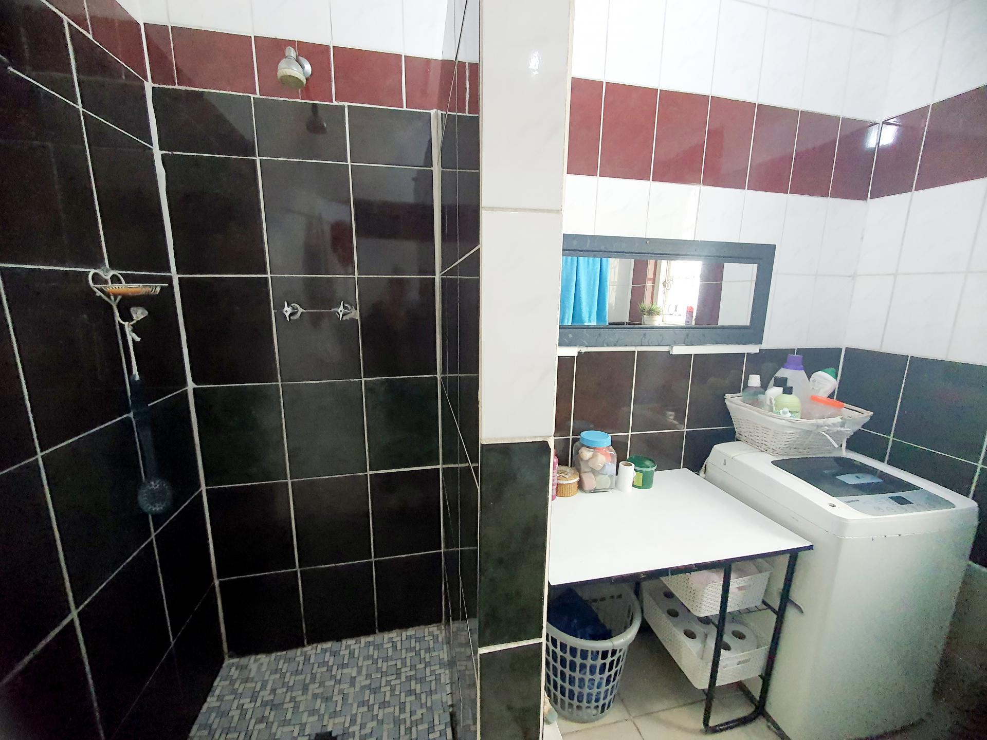  of property in Montclair (Dbn)