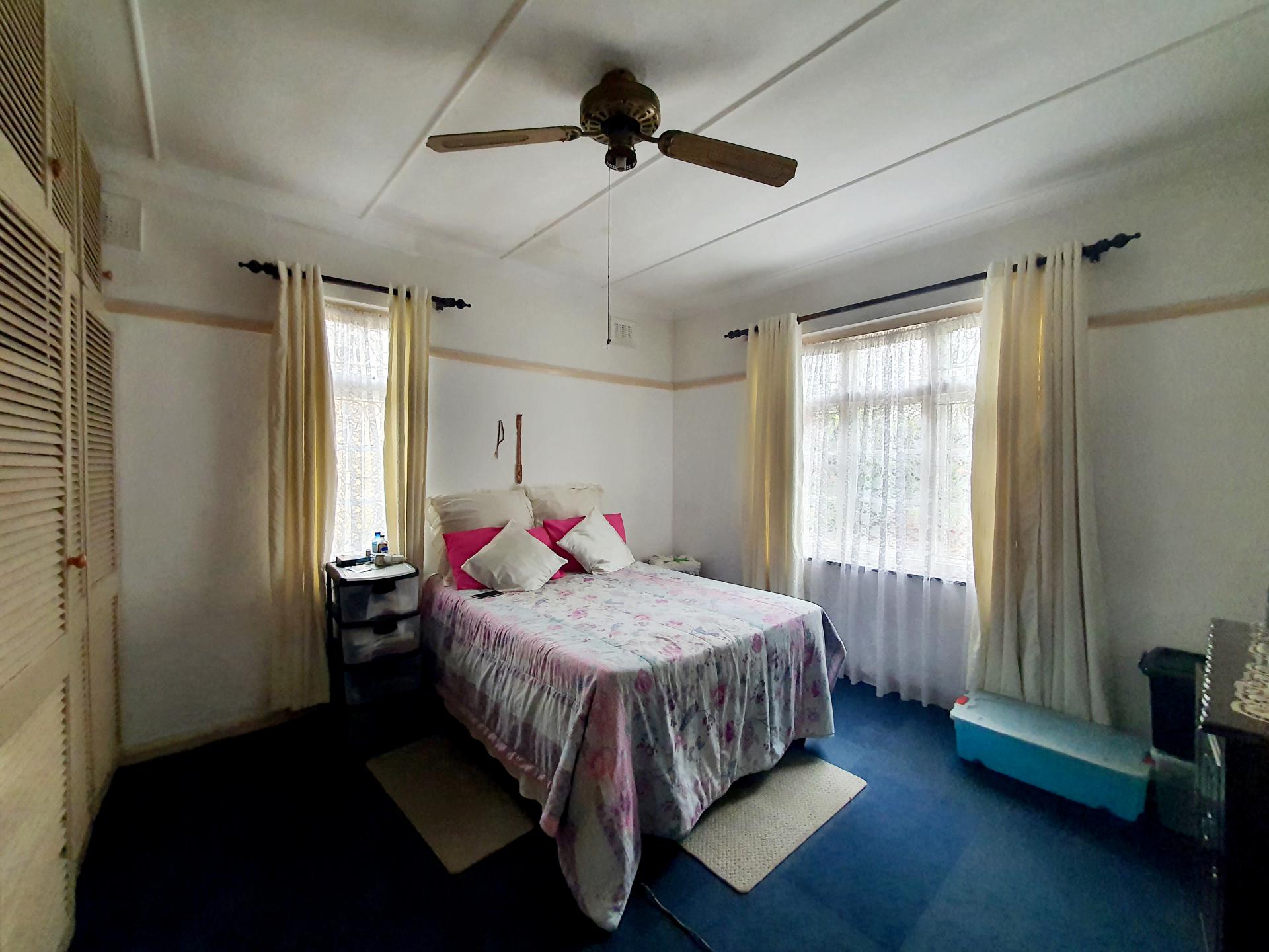  of property in Montclair (Dbn)