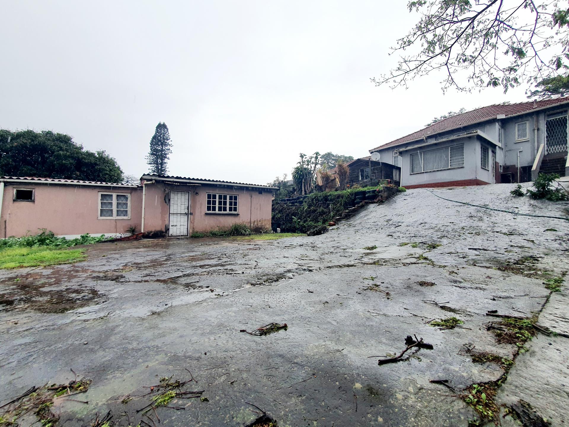  of property in Montclair (Dbn)