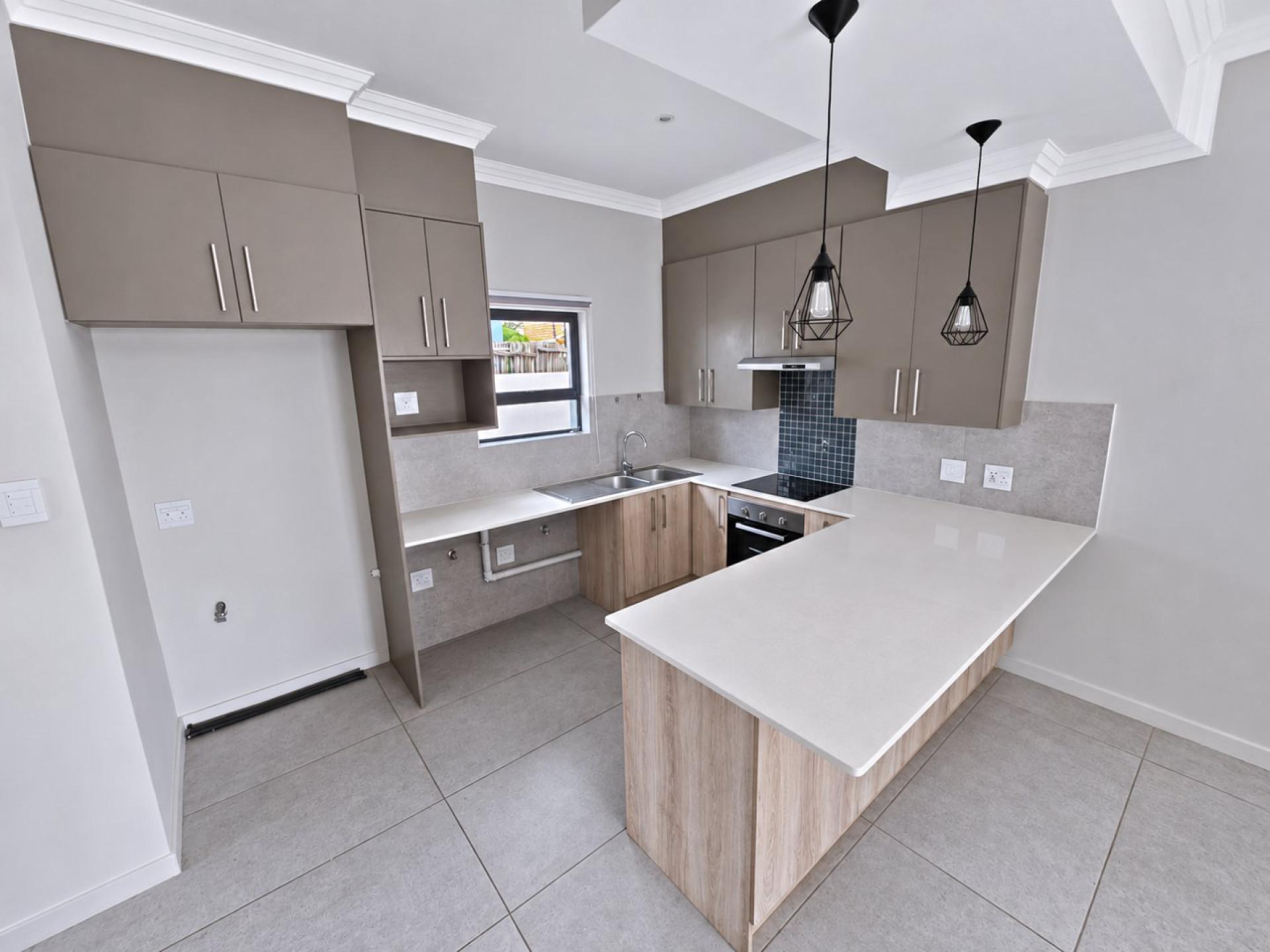  of property in Magalieskruin