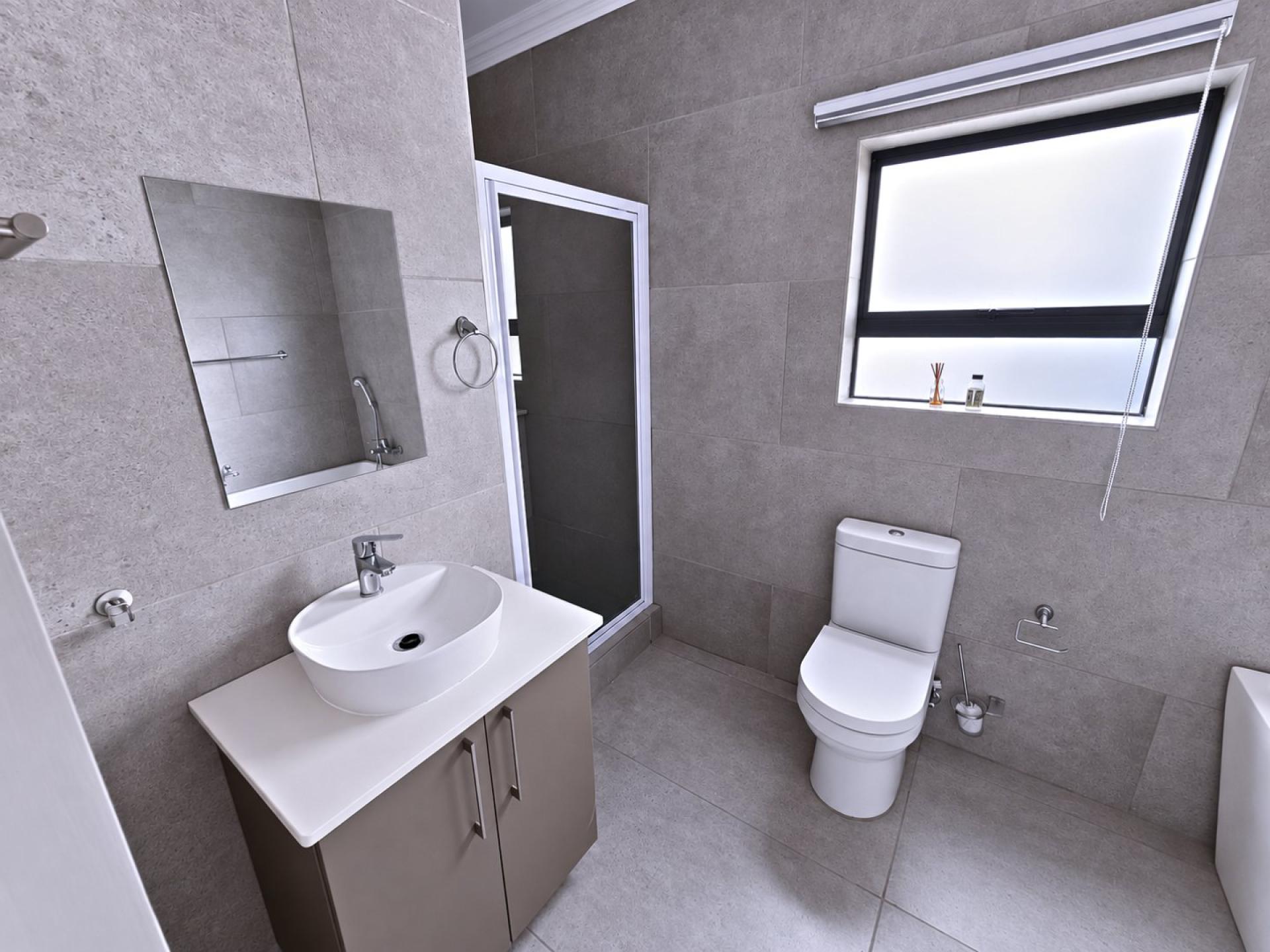  of property in Magalieskruin