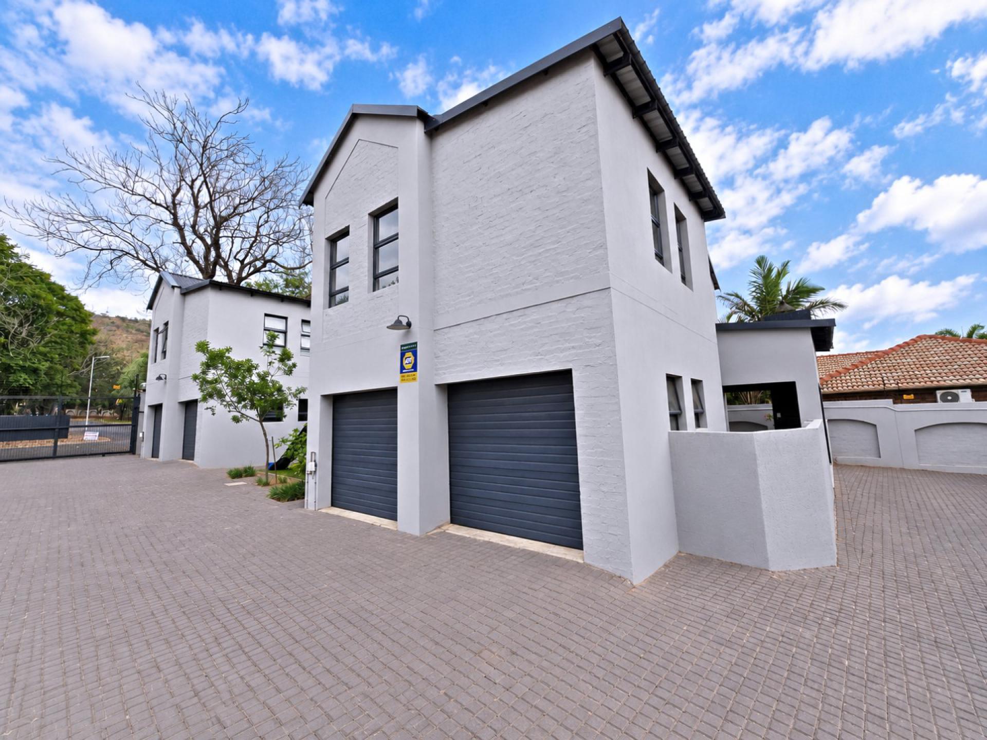  of property in Magalieskruin