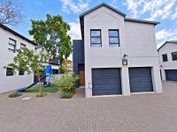  of property in Magalieskruin