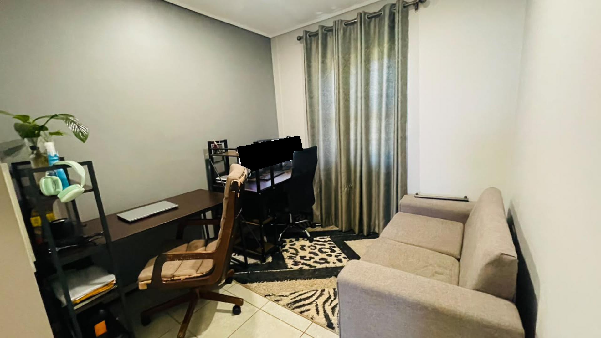Bed Room 2 of property in Lotus Gardens