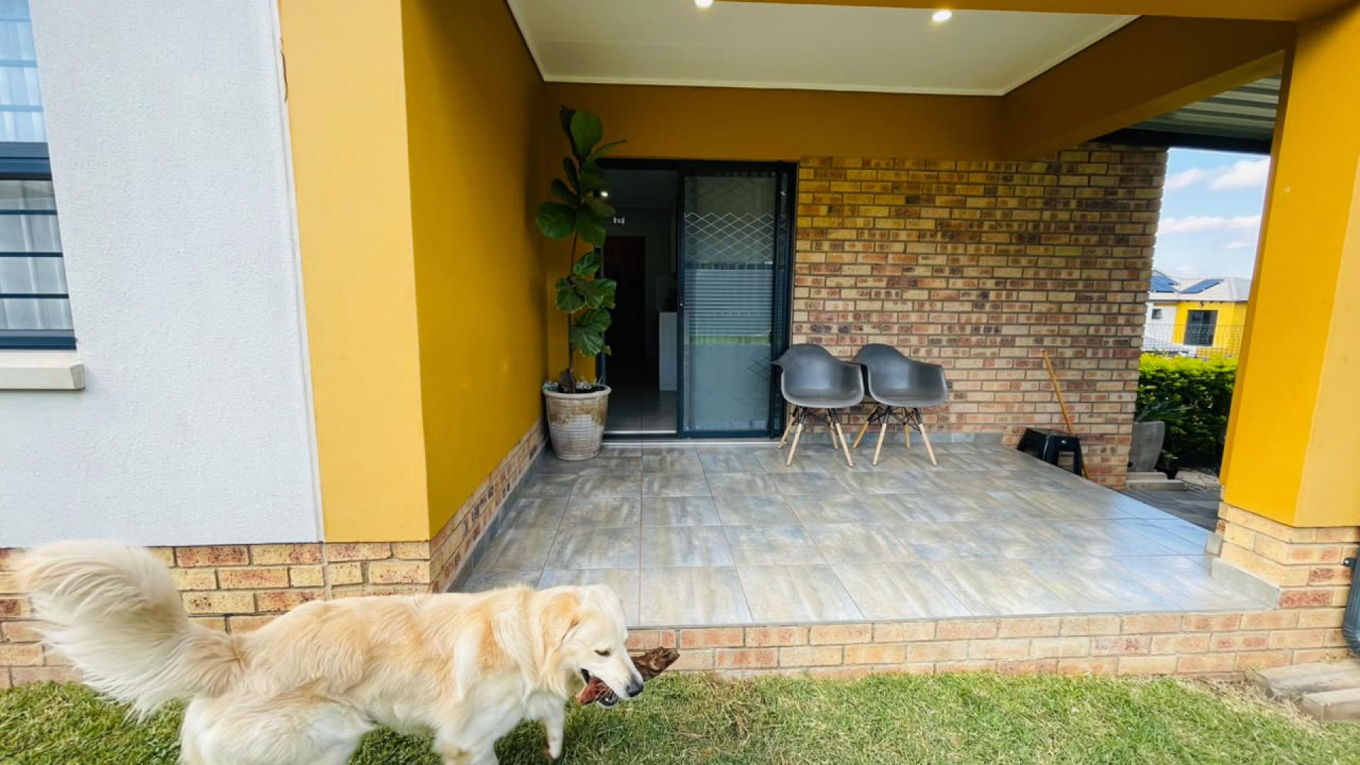 Patio of property in Lotus Gardens