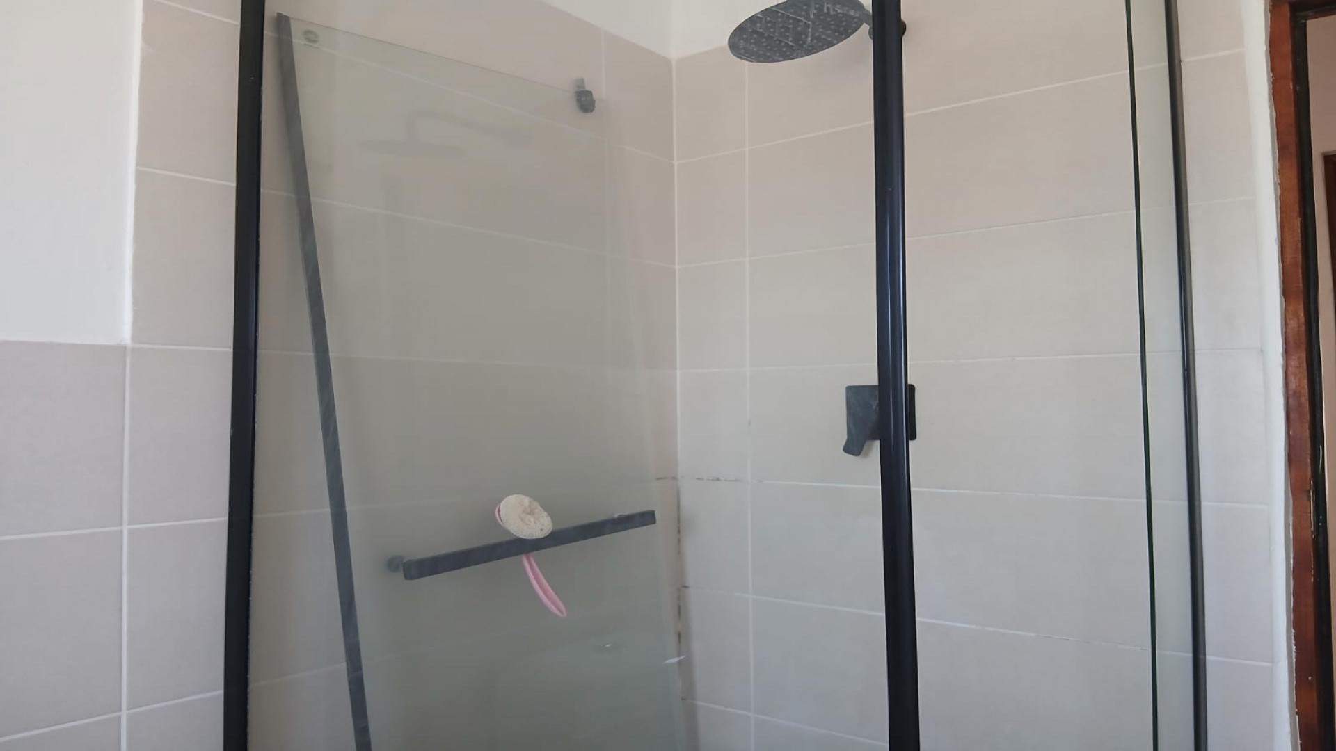 Bathroom 1 of property in Parow Central