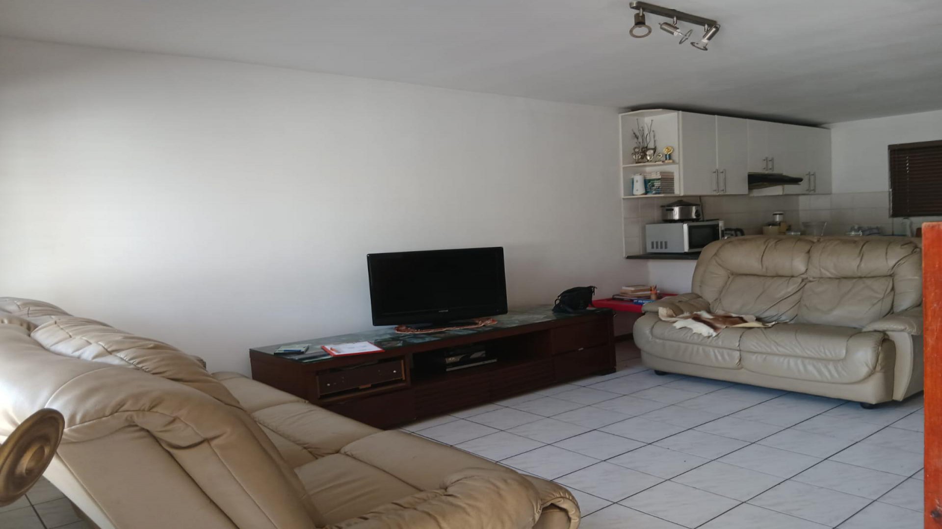 Lounges of property in Parow Central