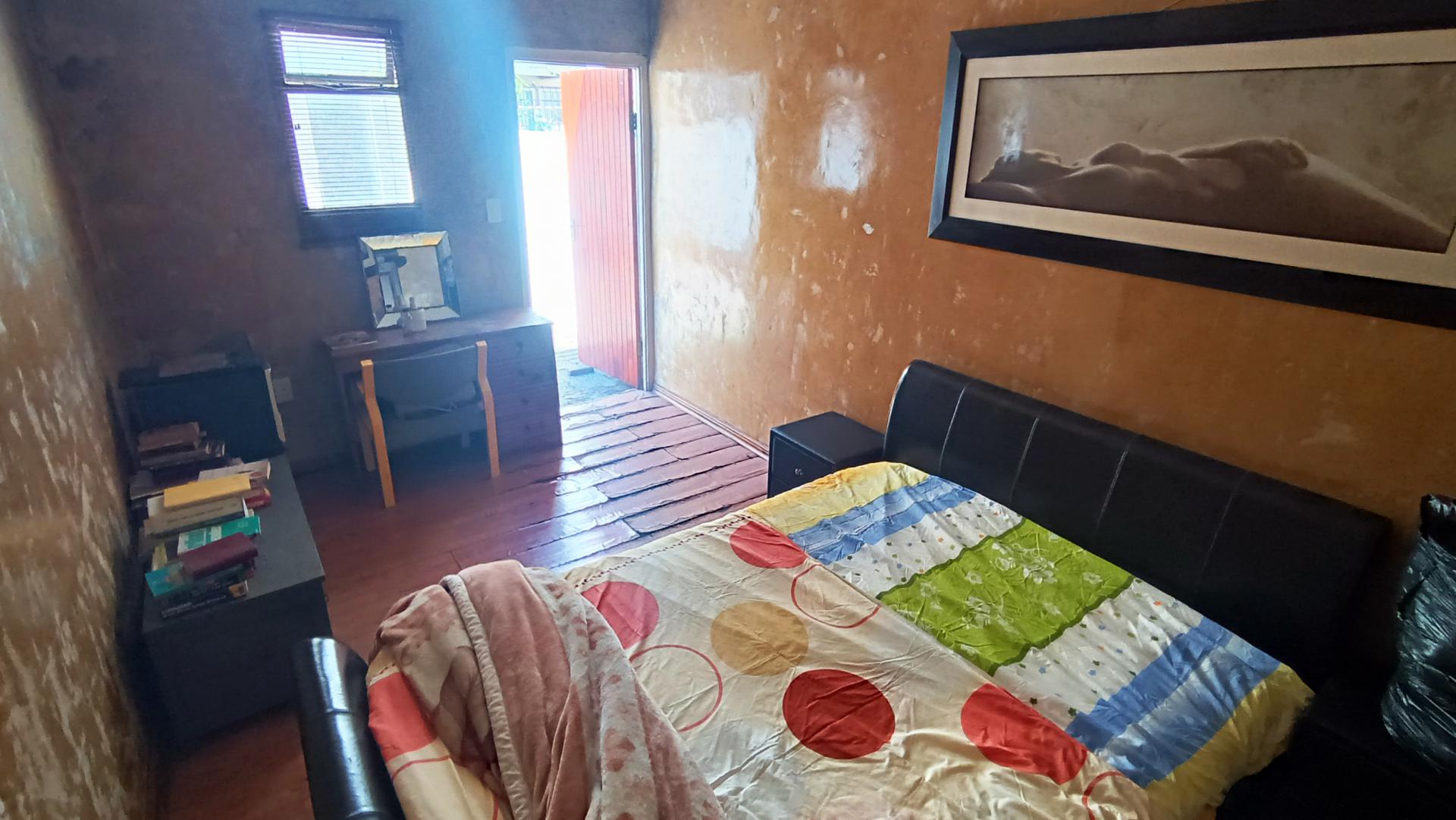 Garage - 22 square meters of property in Parow Central