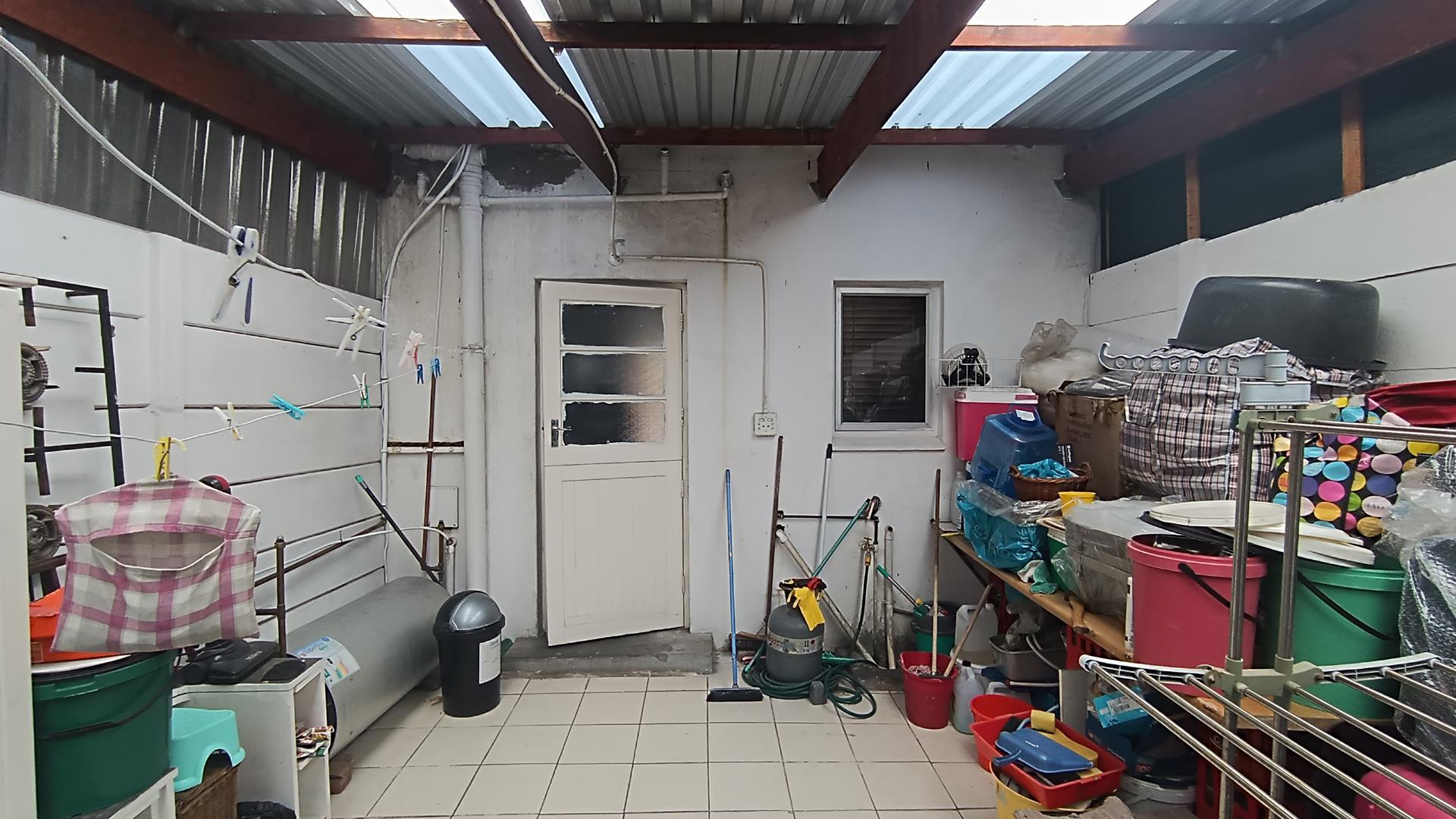 Entertainment - 26 square meters of property in Parow Central