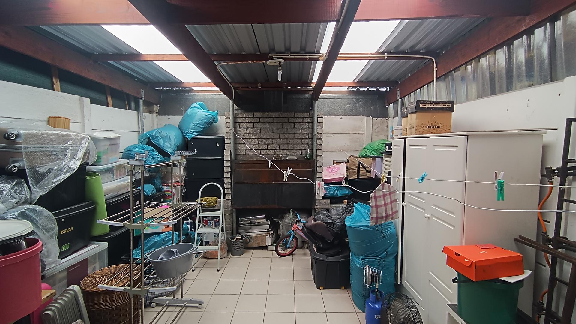 Entertainment - 26 square meters of property in Parow Central