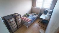 Bed Room 1 - 9 square meters of property in Parow Central