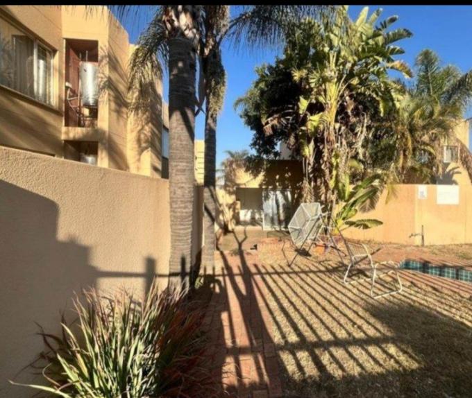 2 Bedroom Freehold Residence for Sale For Sale in President Park A.H. - MR723812