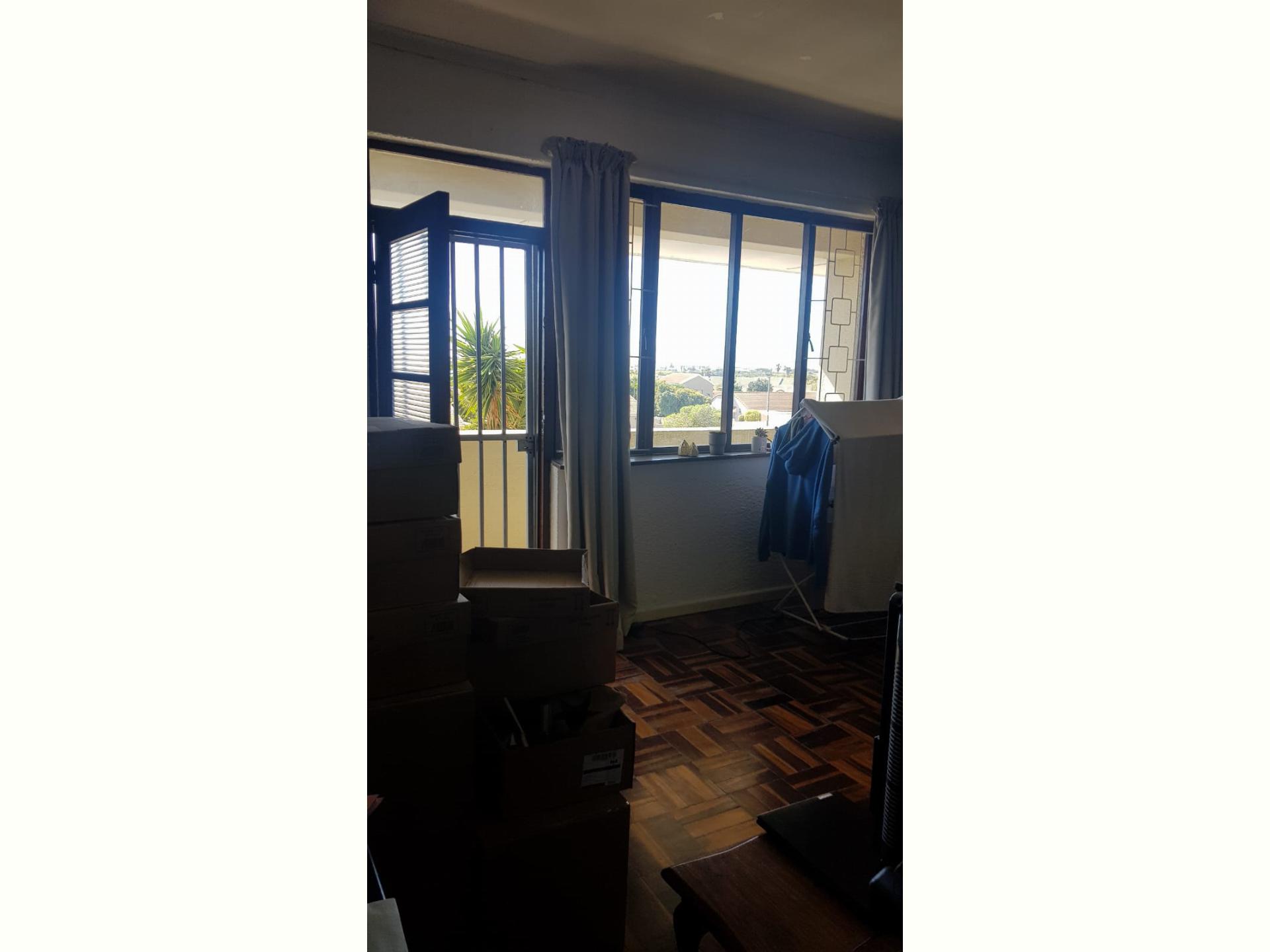  of property in Lakeside (Capetown)