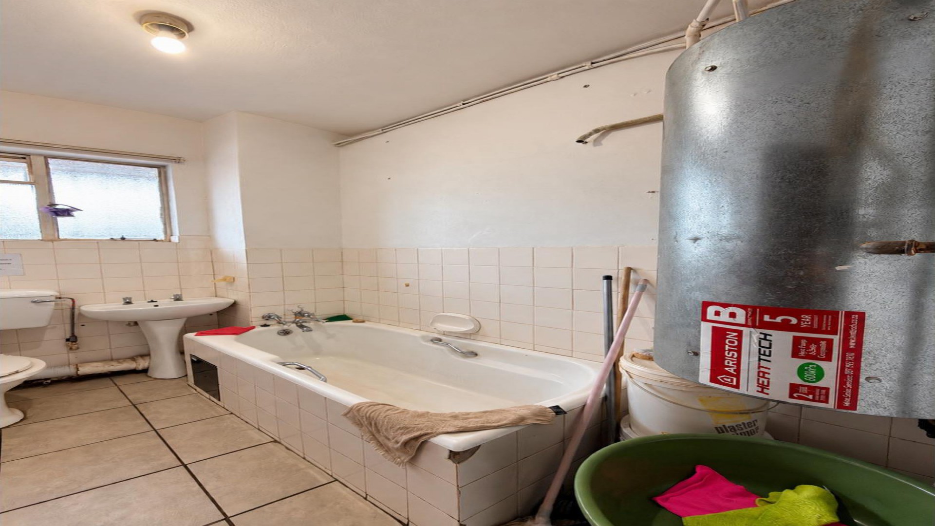 Bathroom 1 of property in Vanderbijlpark
