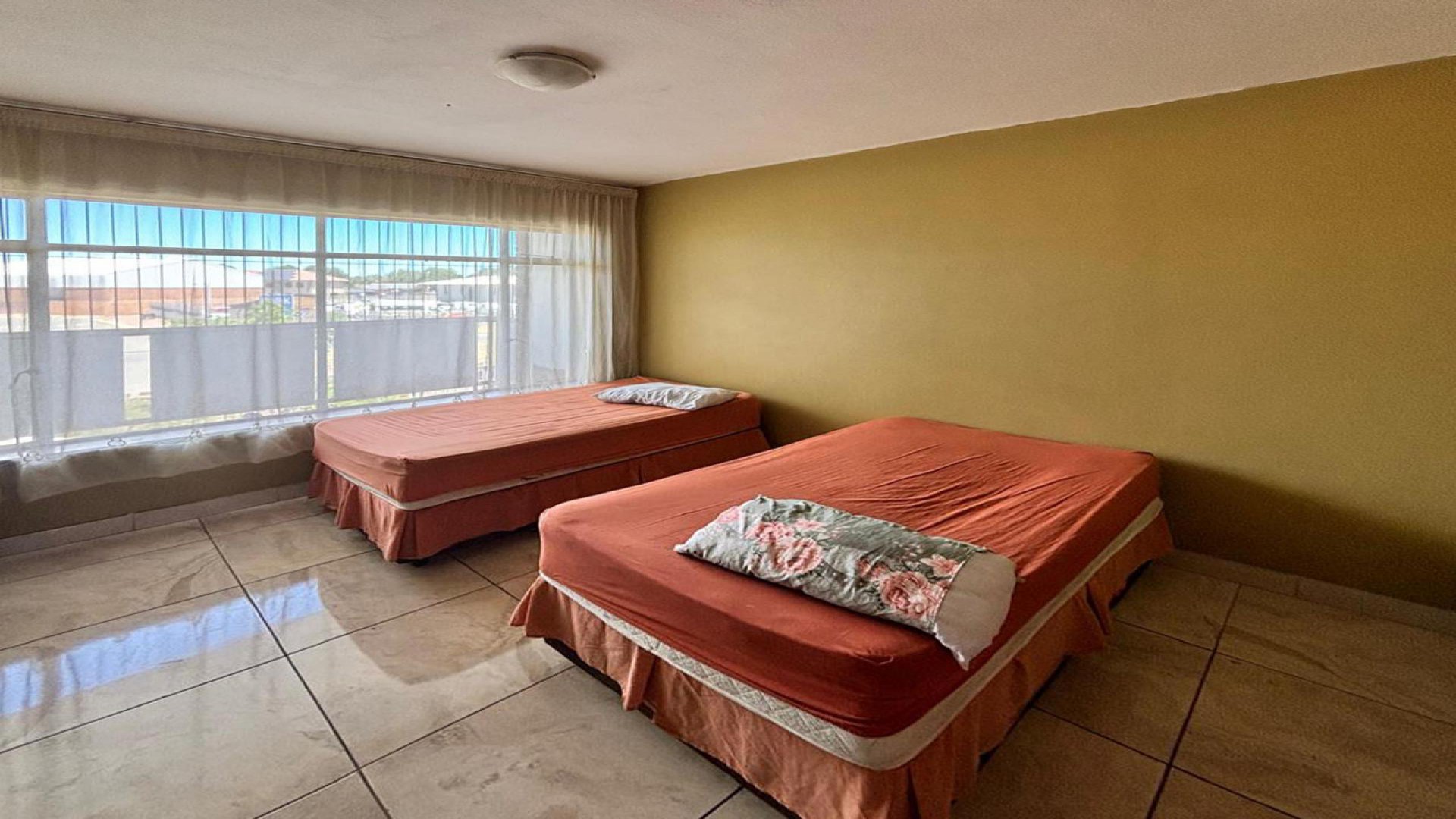Bed Room 1 - 18 square meters of property in Vanderbijlpark