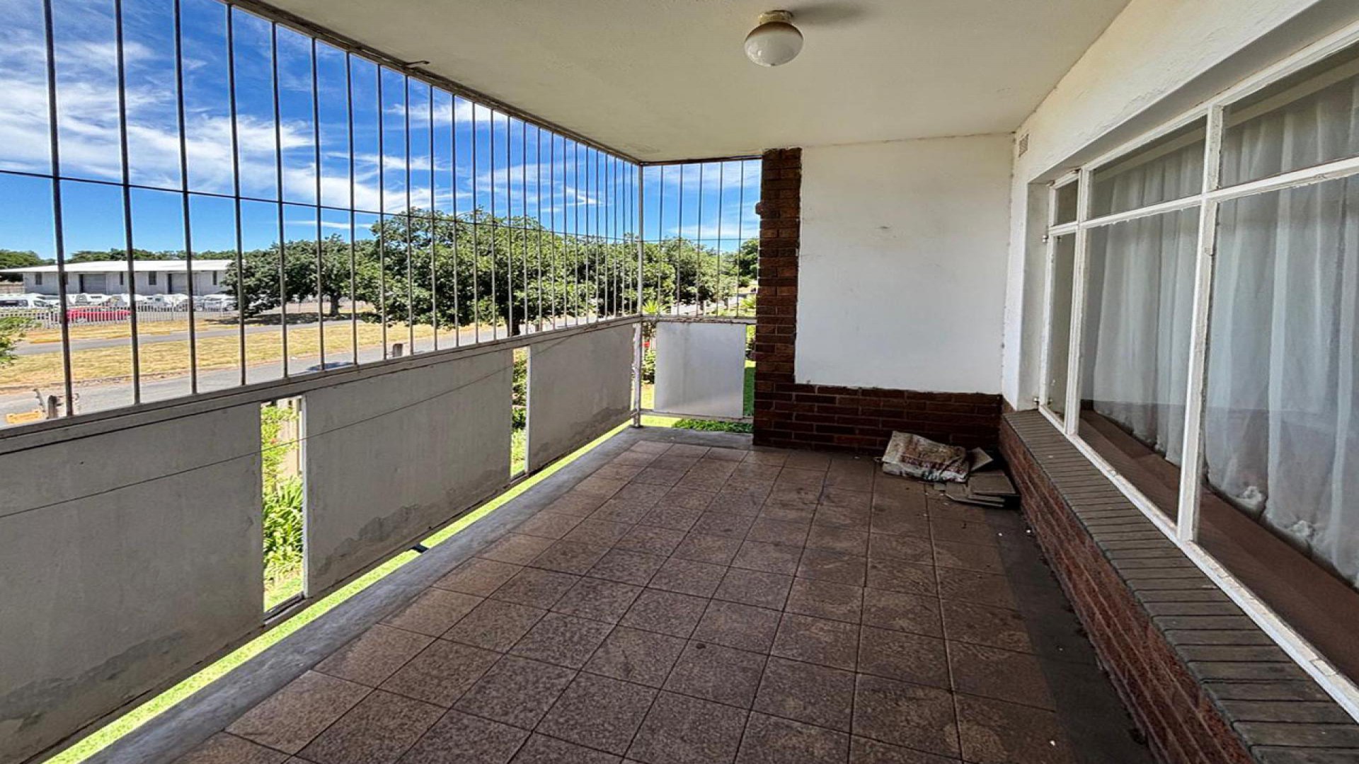 Balcony - 6 square meters of property in Vanderbijlpark