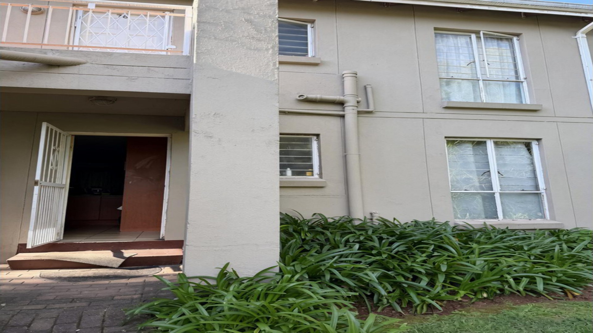 Front View of property in Douglasdale