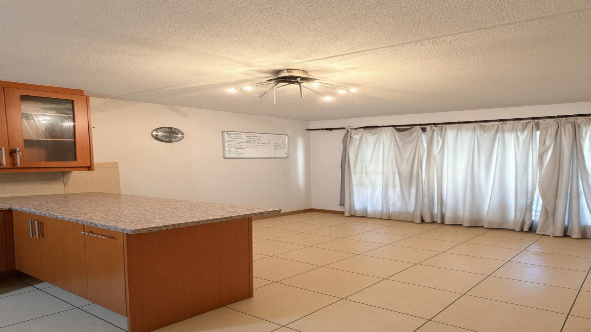 Lounges of property in Douglasdale