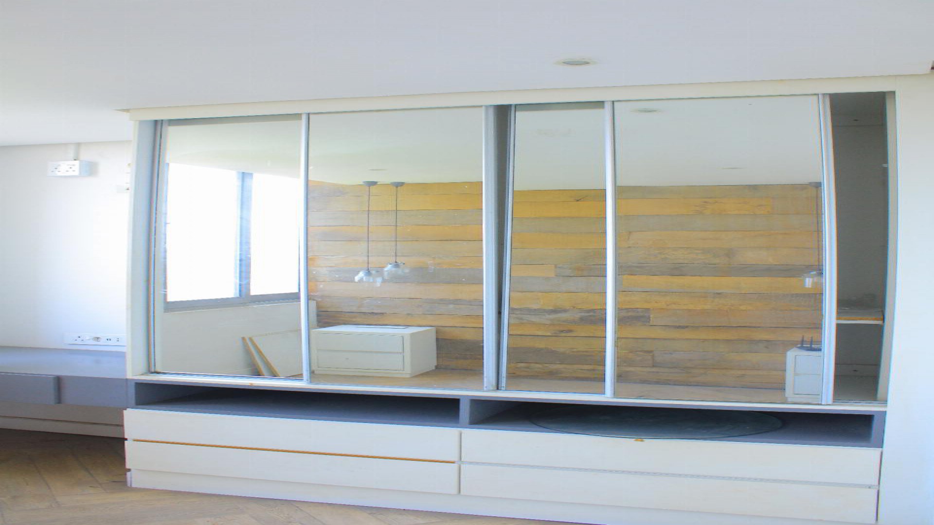 Bed Room 1 of property in Durban Central
