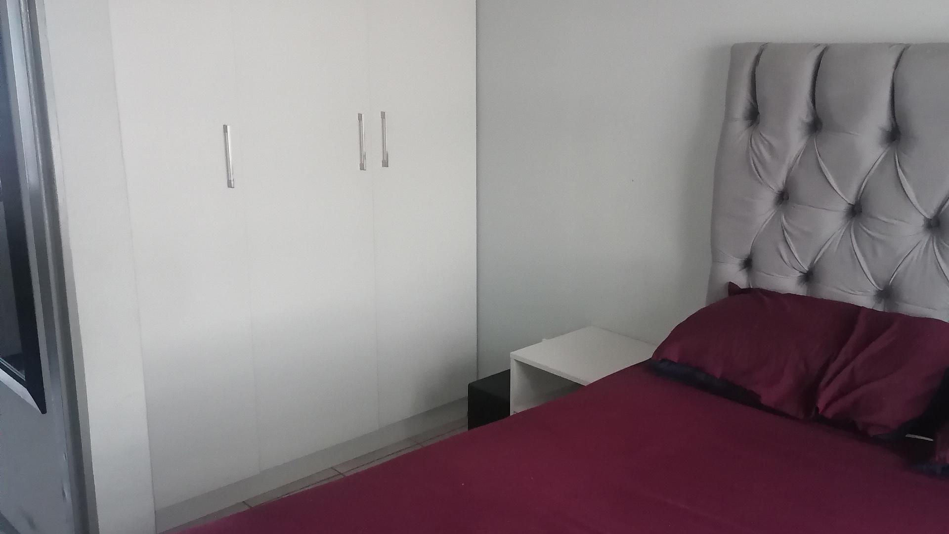 Main Bedroom of property in Witpoortjie
