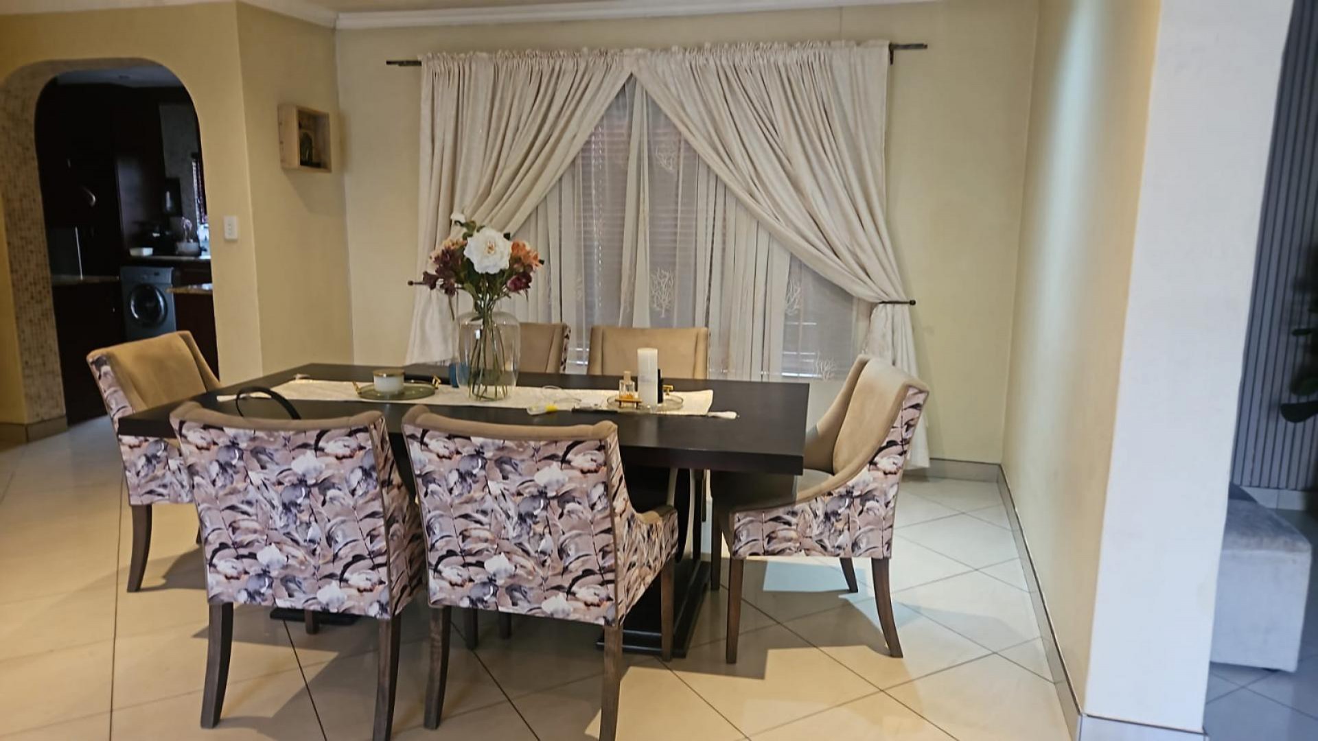 Dining Room of property in Bloubosrand
