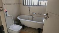 Bathroom 1 of property in Bloubosrand