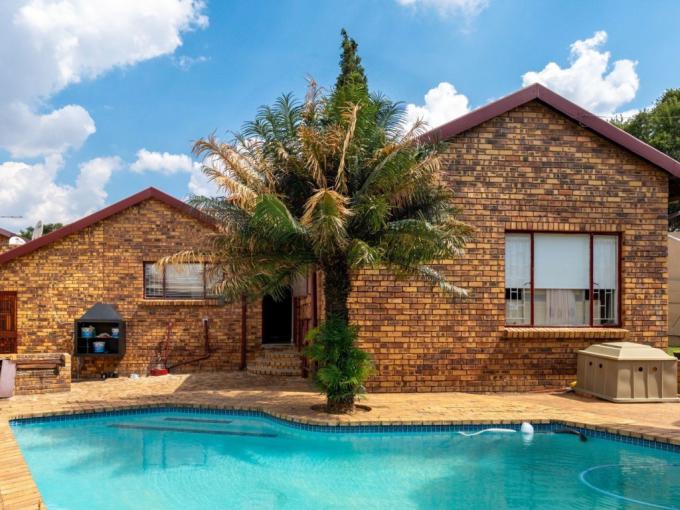 4 Bedroom House for Sale For Sale in Elandspark - MR723894