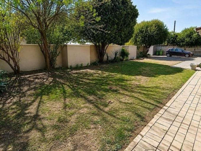 5 Bedroom House for Sale For Sale in Brackendowns - MR723913