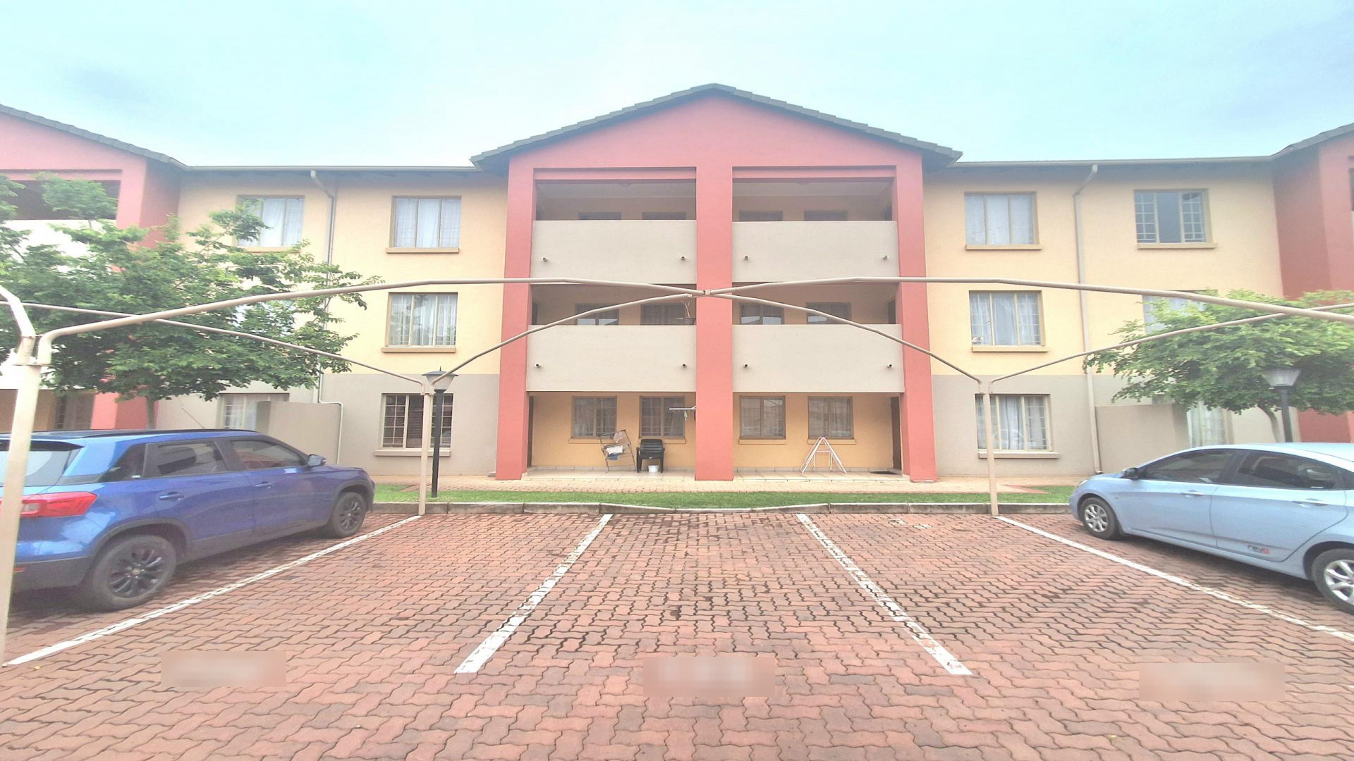 Front View of property in Monavoni