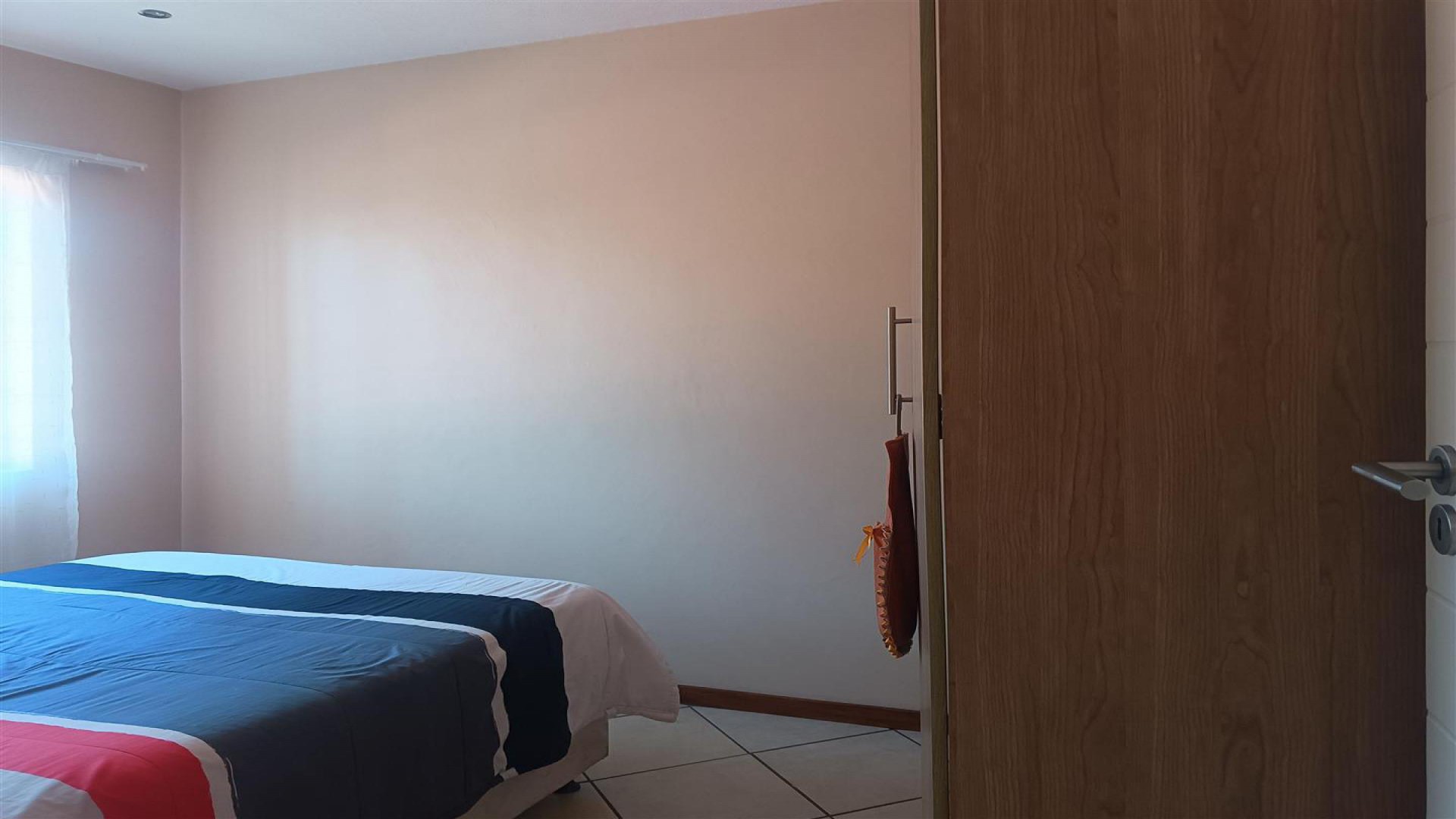 Bed Room 1 - 9 square meters of property in Monavoni