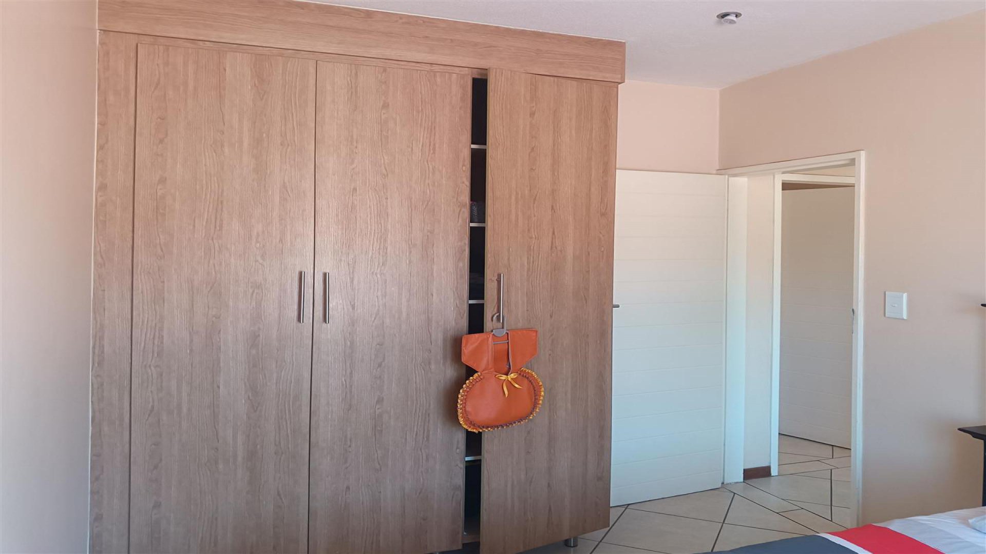 Bed Room 1 - 9 square meters of property in Monavoni