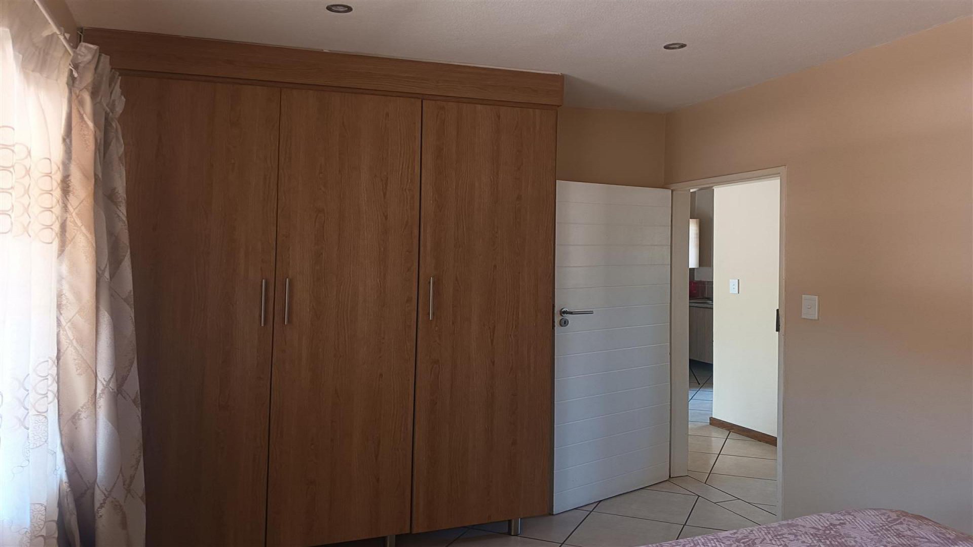 Bed Room 2 - 11 square meters of property in Monavoni