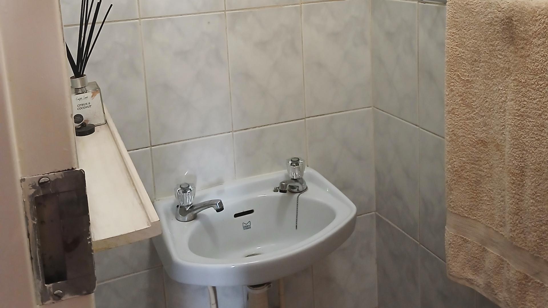 Bathroom 1 of property in Witfield