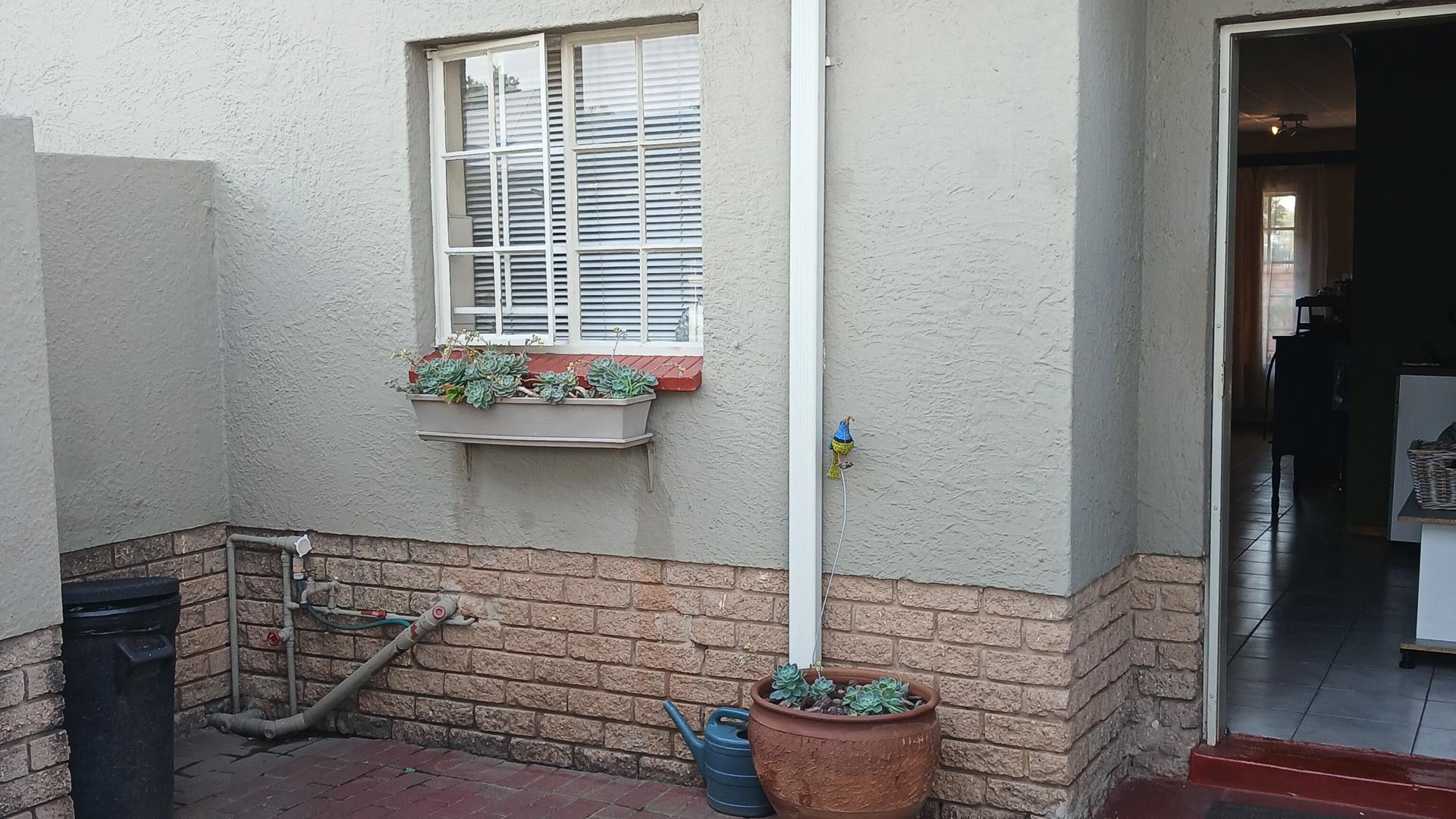 Front View of property in Witfield