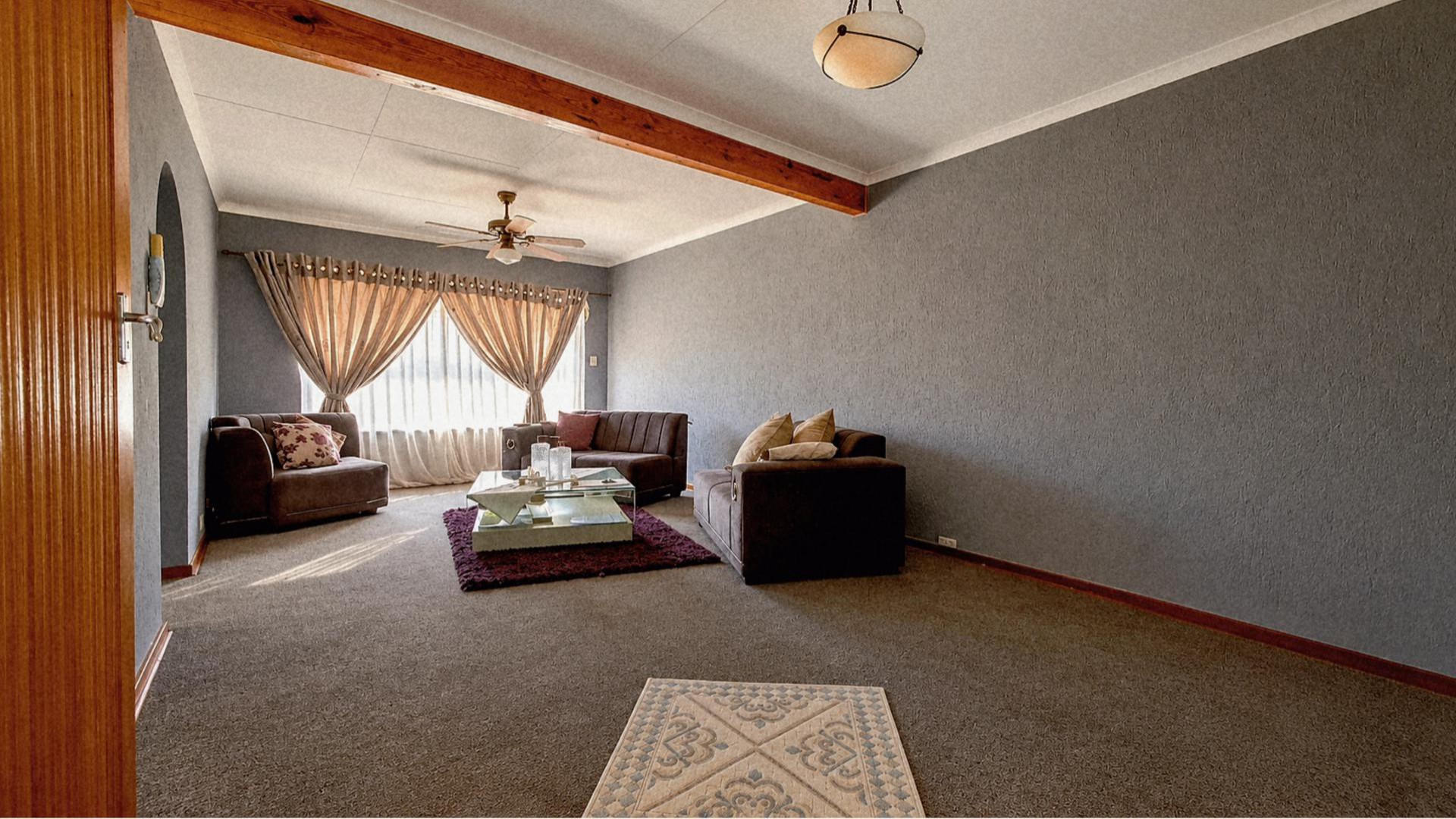 Lounges of property in Three Rivers